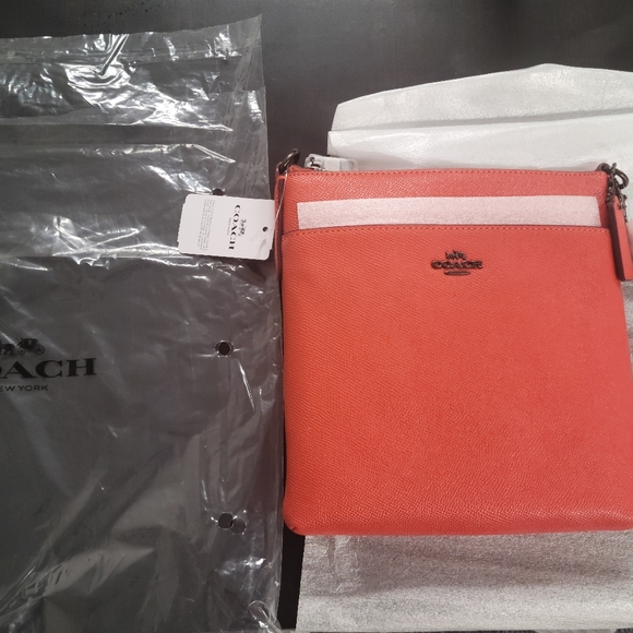 COACH 🥭- Crossbody Messenger, Mango - Picture 3 of 11